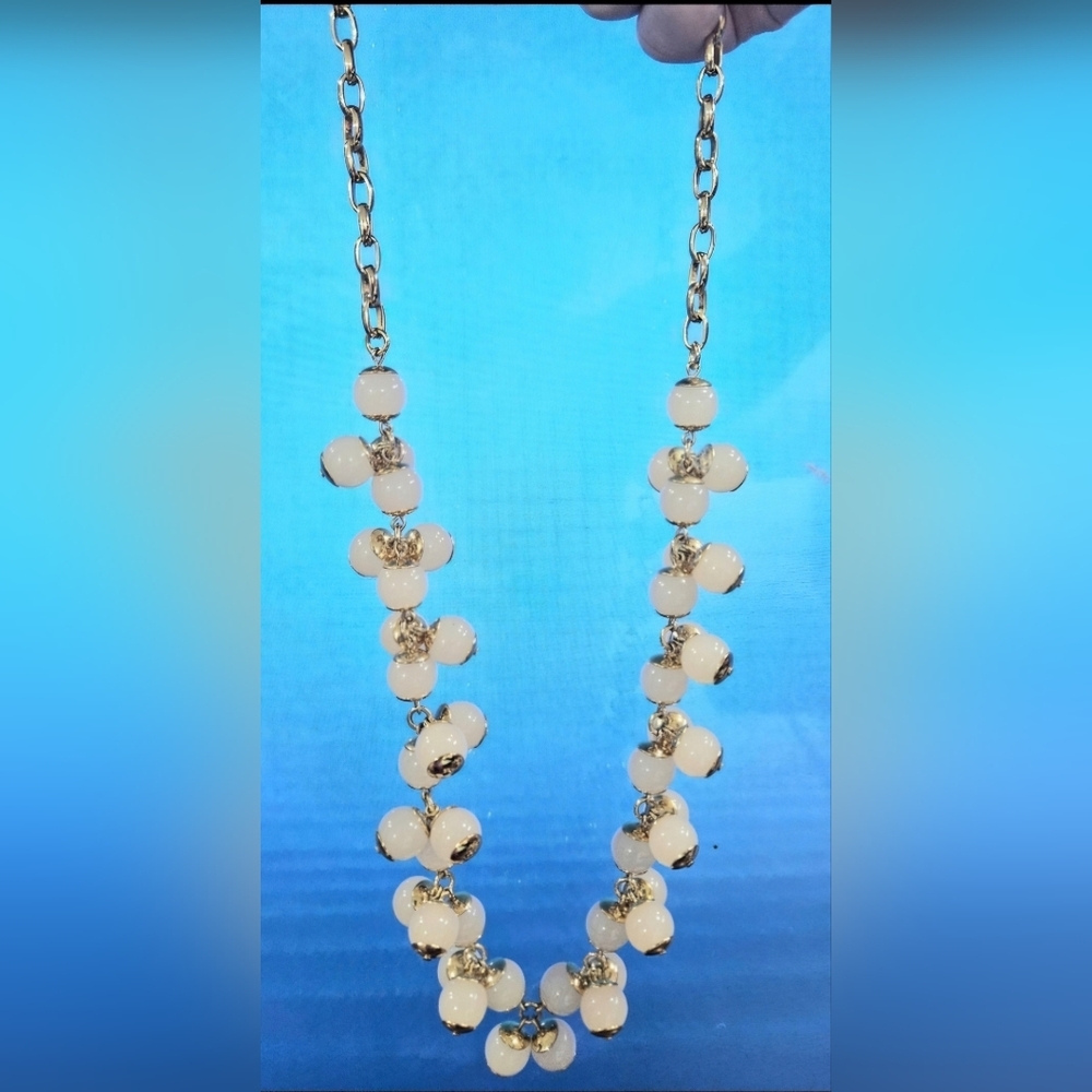 J.Crew Blush Pink Cluster Bead Statement Necklace – Gold Tone - Picture 6 of 6